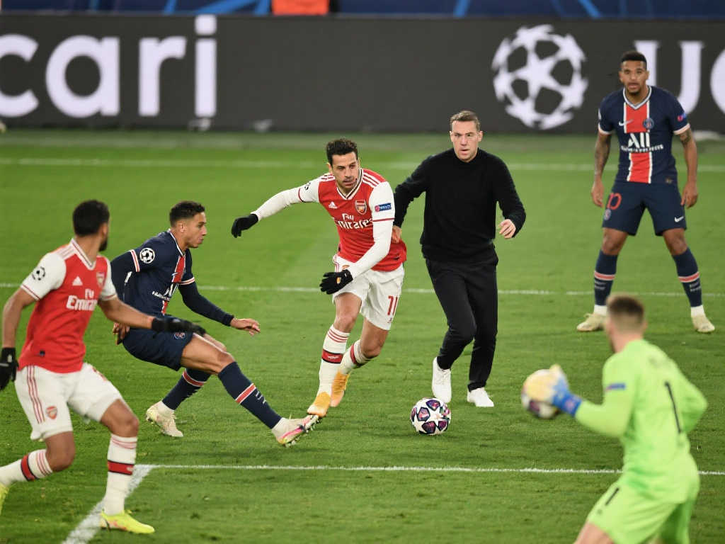 恩里克:阿尔特塔让我命悬一线,顶级门将成关键 恩里克:阿尔特塔让我命悬一线,顶级门将成关键